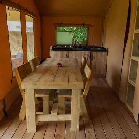 مكان تخييم Camping Vittel فيتيل